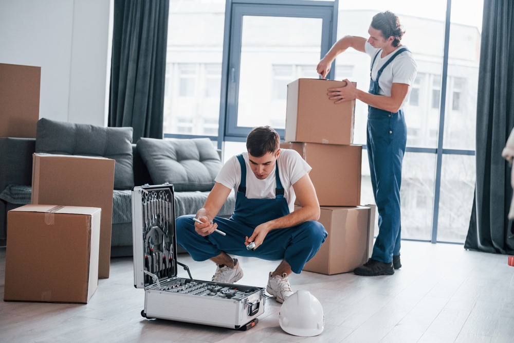 HOW MUCH DOES IT COST FOR LONG-DISTANCE MOVERS?​